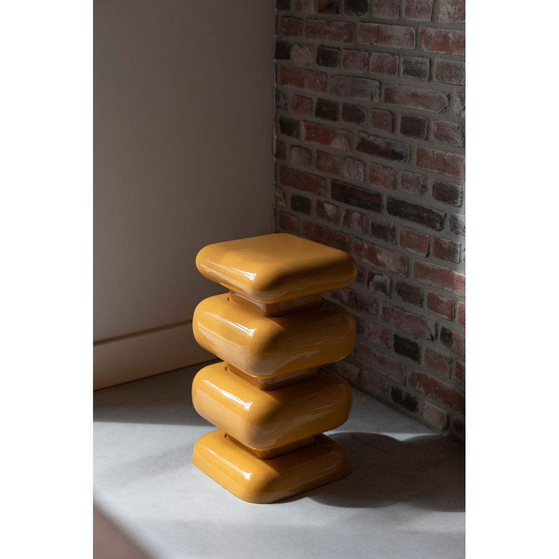 Dutchbone Bijzettafel Stubby Okergeel - KwaliteitWonen.nl