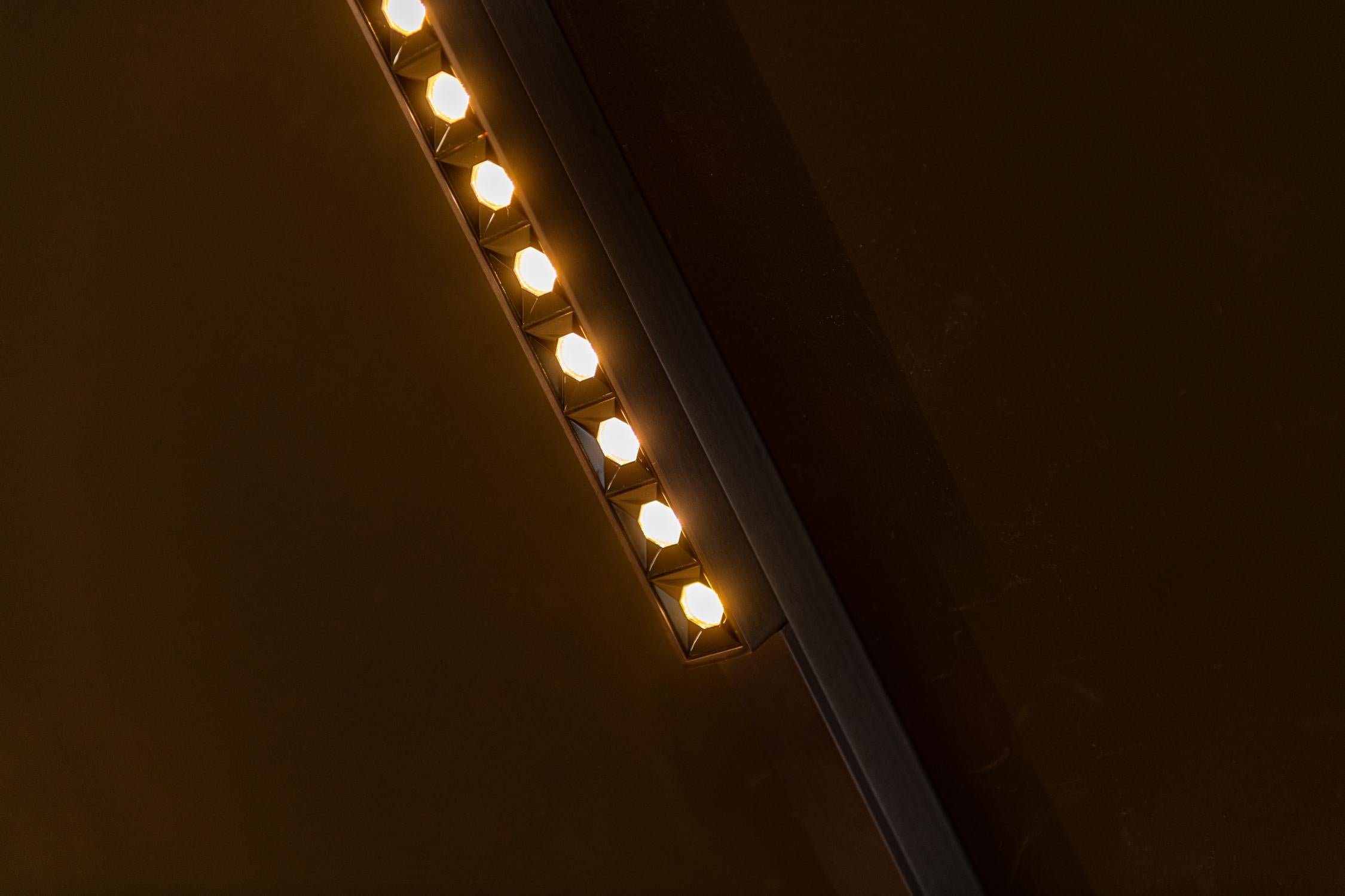 Lucide Premium LINIAL XENIA Railspot - 1-fase Railsysteem / Smart Railverlichting - Smart - 48V Track - LED - Mat Zwart Chroom - KwaliteitWonen.nl