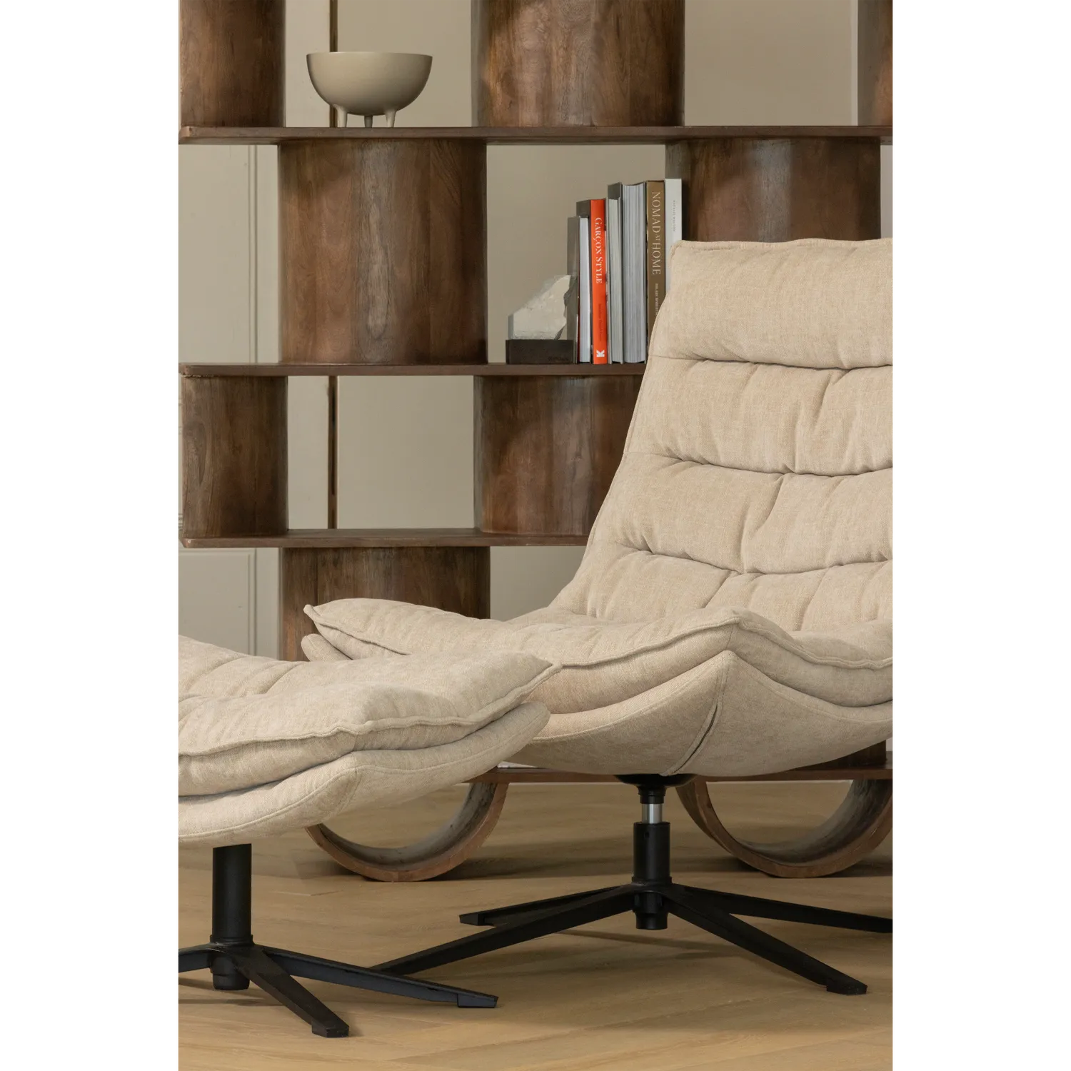 Woood Kube Draaifauteuil Met Hocker Naturel - KwaliteitWonen.nl