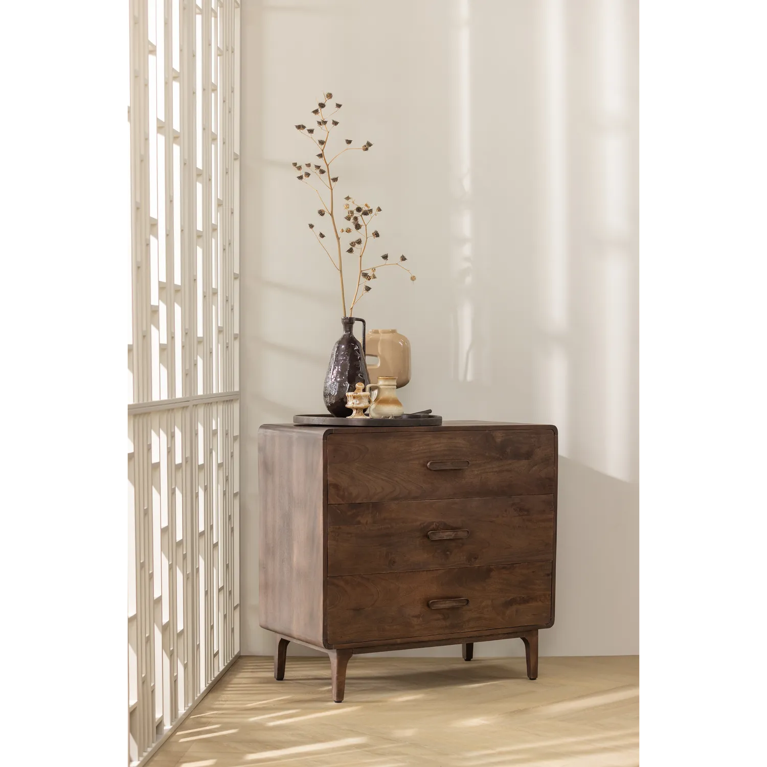 Woood Liya Dressoir Ladekast Mangohout Donkerbruin - KwaliteitWonen.nl