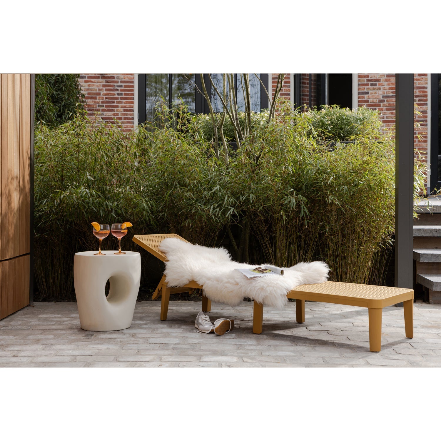 Woood Mica Tuin Bijzettafel Polymeer Naturel - KwaliteitWonen.nl