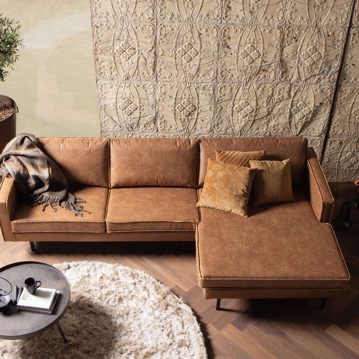 Woood Rodeo Chaise Longue Bank Rechts Ecoleer Cognac - KwaliteitWonen.nl