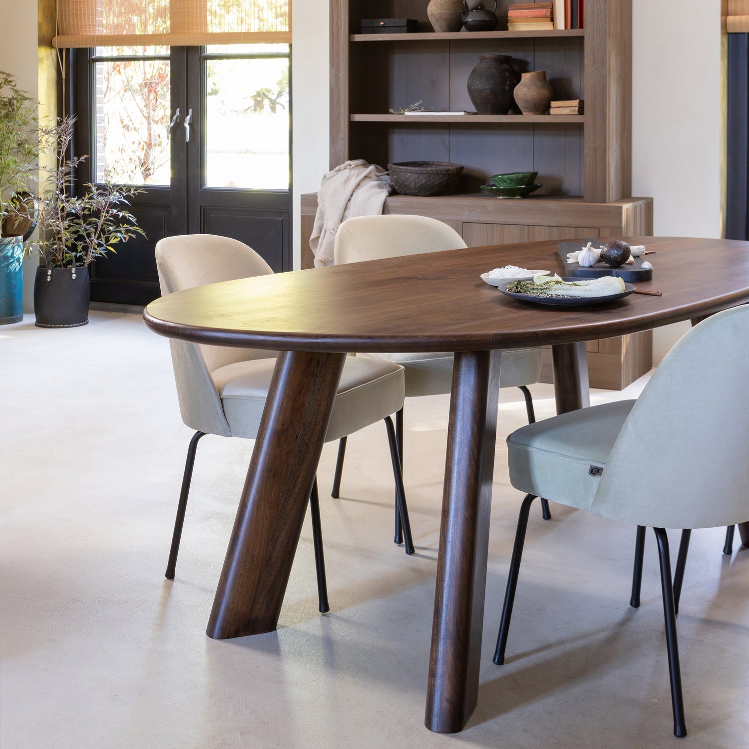 Woood Roundly Eettafel Bureau Mangohout Donkerbruin 200x100cm - KwaliteitWonen.nl