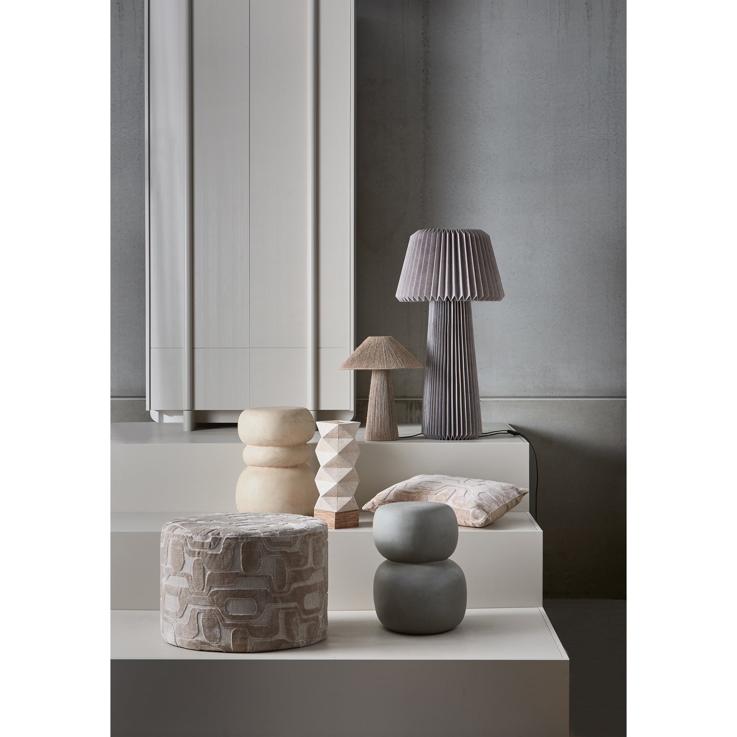 Woood Yvo Bijzettafel Betonlook Naturel - KwaliteitWonen.nl