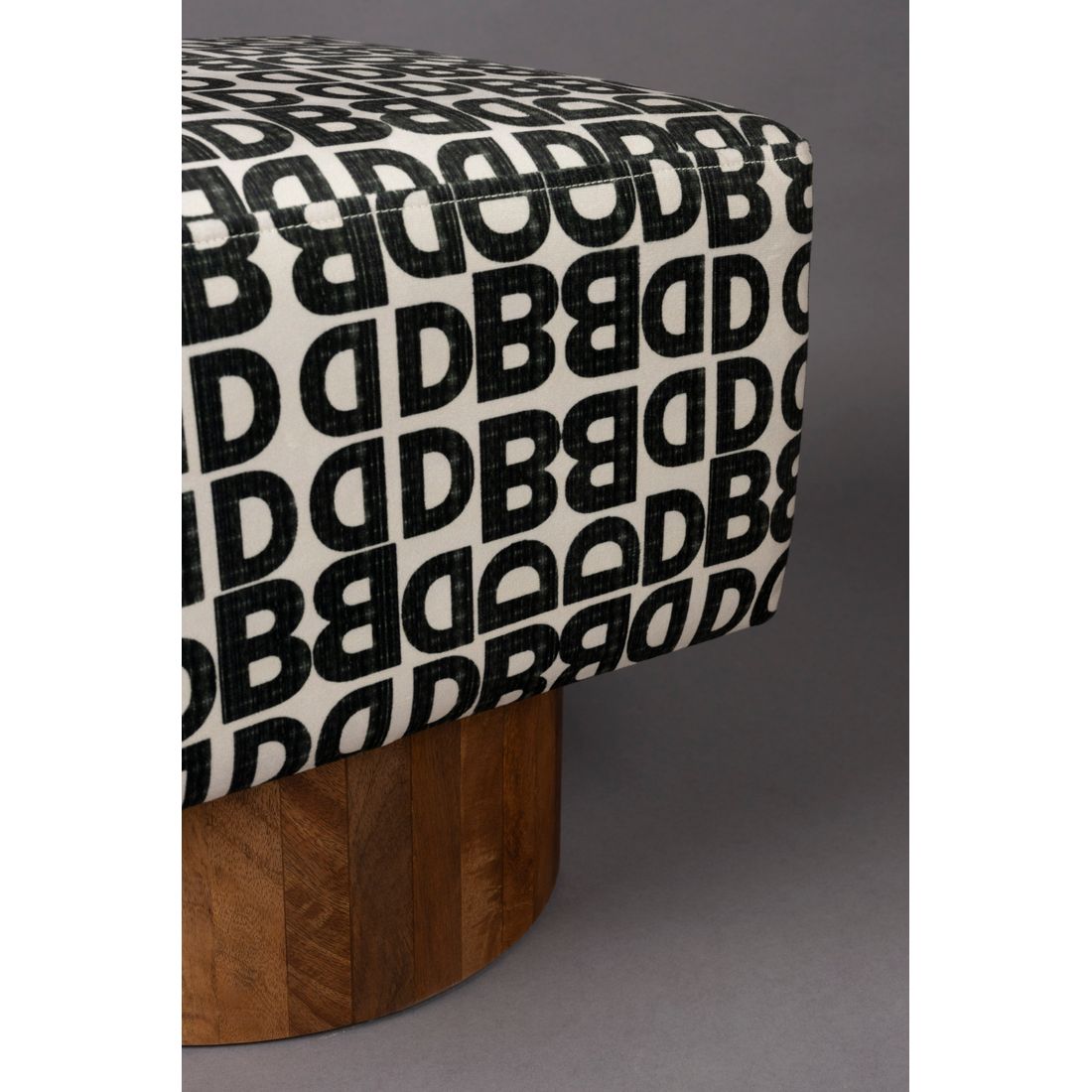Dutchbone Poef Monogram