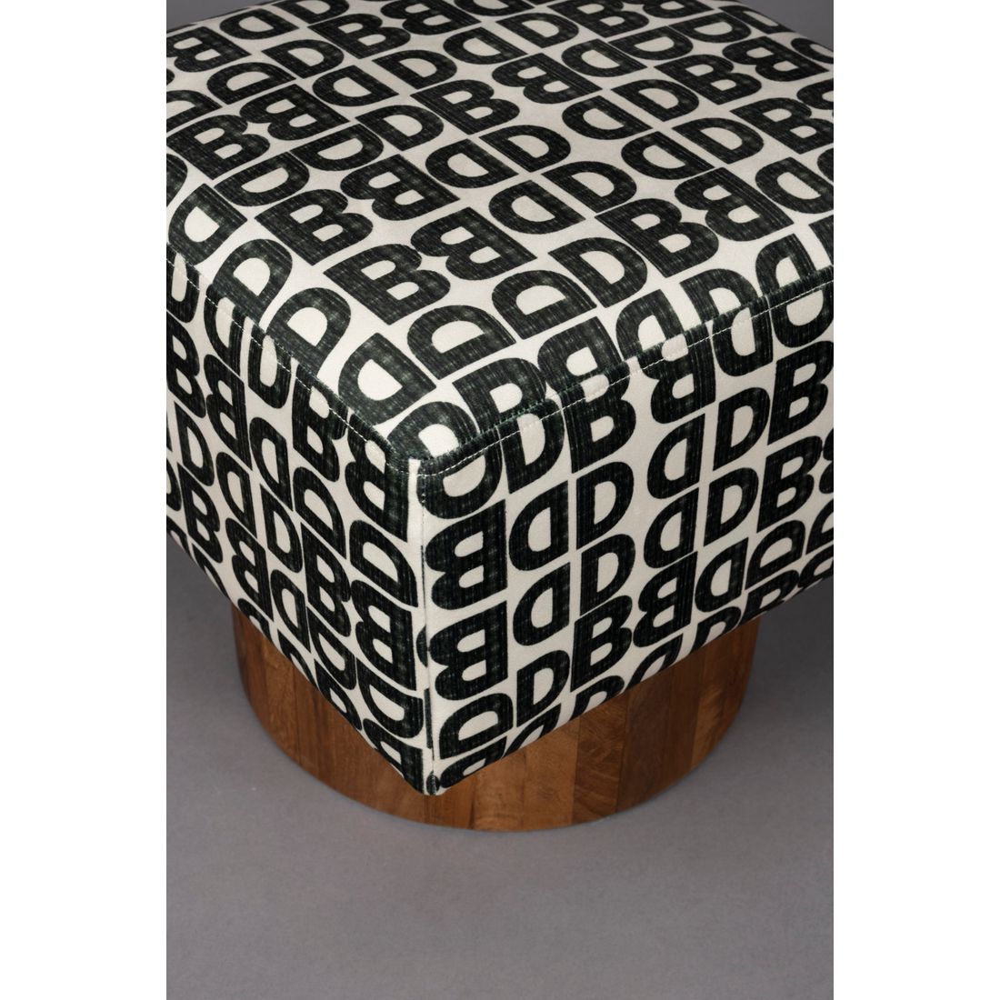 Dutchbone Poef Monogram