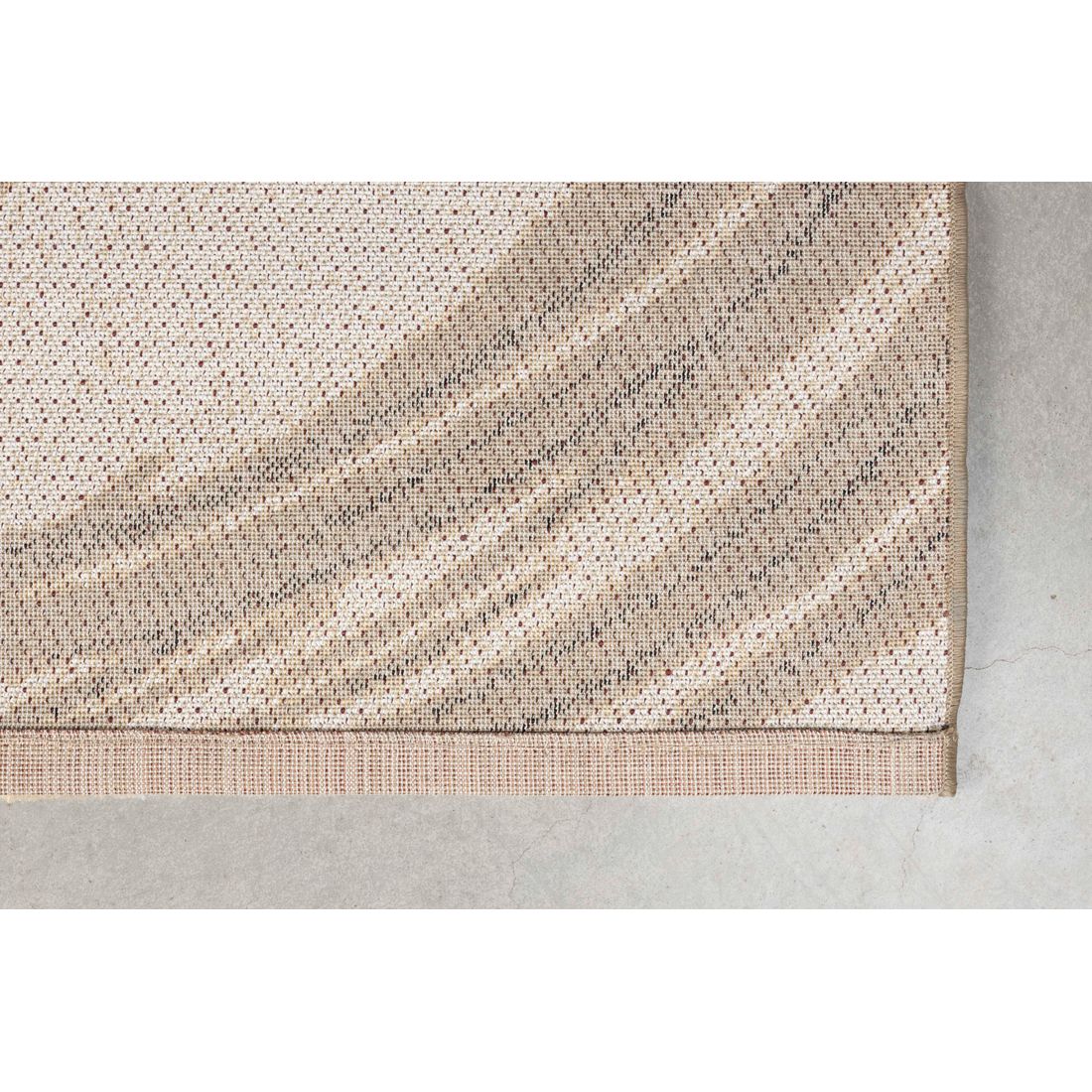 Bold Monkey Vloerkleed The Legend Of Koi 160x230cm Beige/Zwartgrijs - KwaliteitWonen.nl