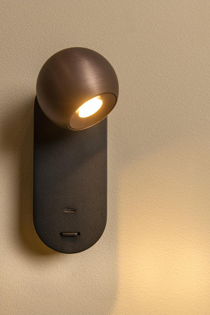 Lucide MONTANA - Wandlamp - LED - CCT - 1x6,3W 2700K/4000K - Met USB oplaadpunt - Koffie | Premium - KwaliteitWonen.nl
