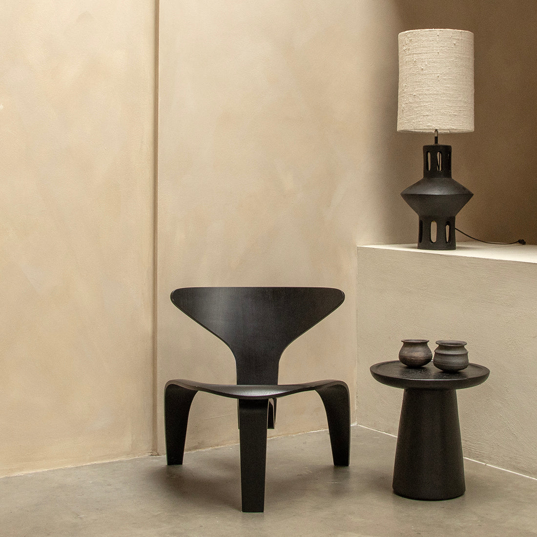 Raw Materials Bijzettafel Nero Dusk Rond 40cm Teakhout Zwart - KwaliteitWonen.nl