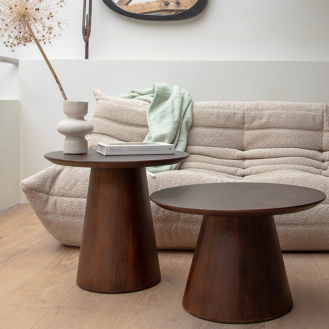 Raw Materials Bullnose Mangohouten Bijzettafel Cone Ø 50 Cm - KwaliteitWonen.nl
