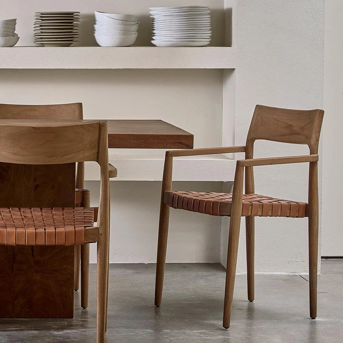Raw Materials Freya Teak Eetkamerstoel Met Armleuning - Naturel (Set Van 2) - KwaliteitWonen.nl