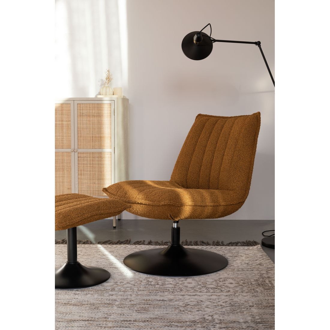 White Label Living Fauteuil Jax Bouclé Bruin - KwaliteitWonen.nl
