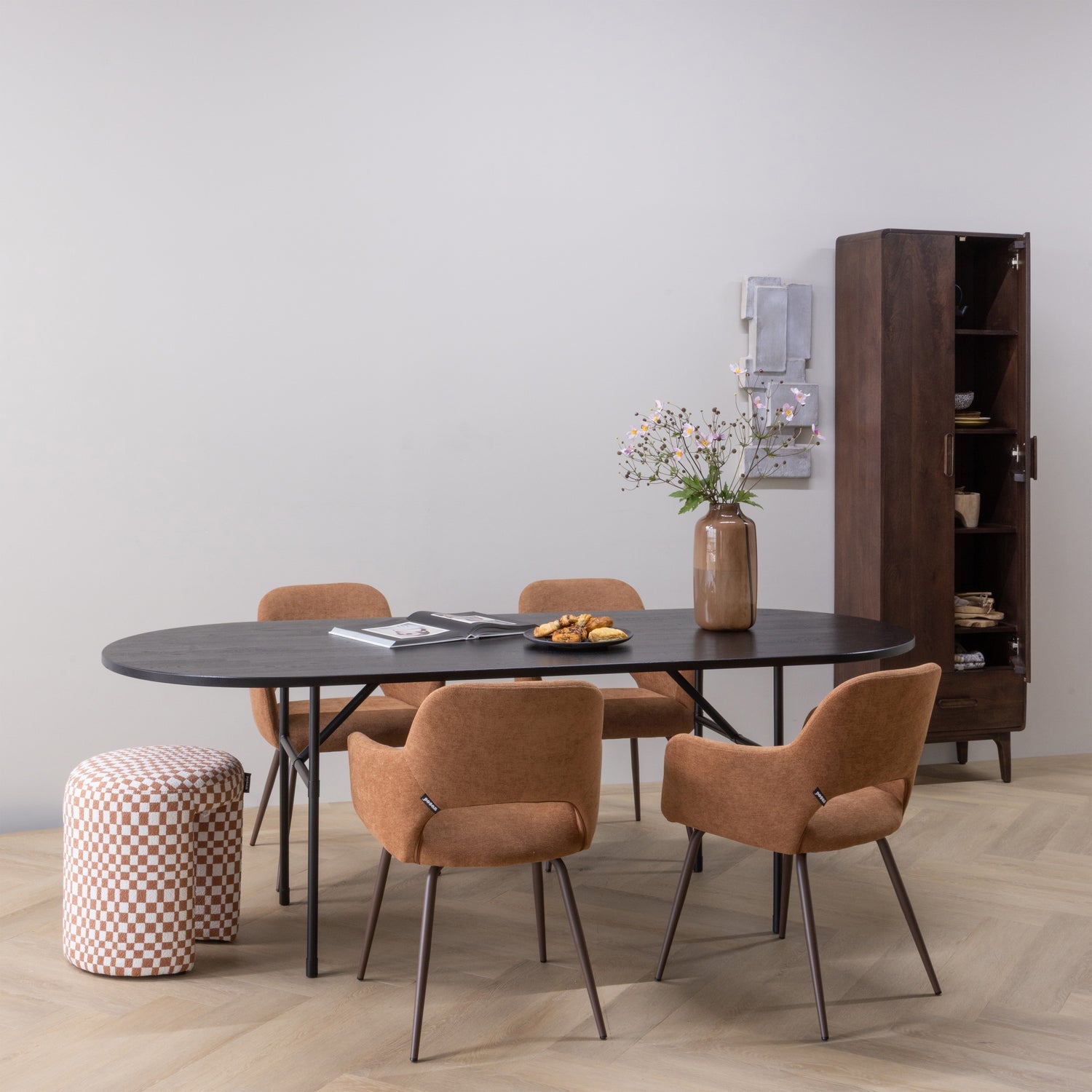 Woood Arthur Eettafel Ovaal H Poot Eiken Zwart [Fsc] - KwaliteitWonen.nl