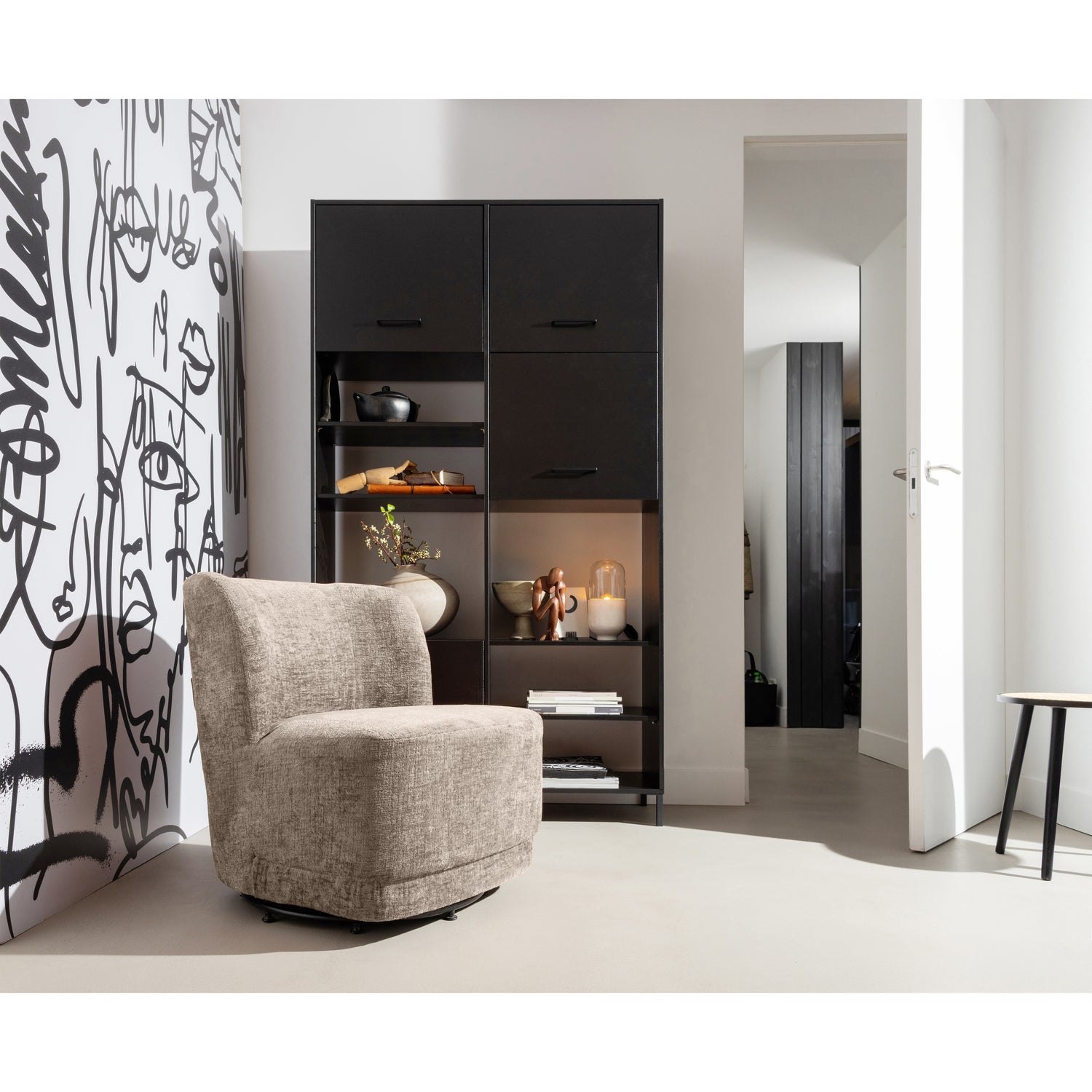 Woood Atty Draaifauteuil Velvet Zand - KwaliteitWonen.nl