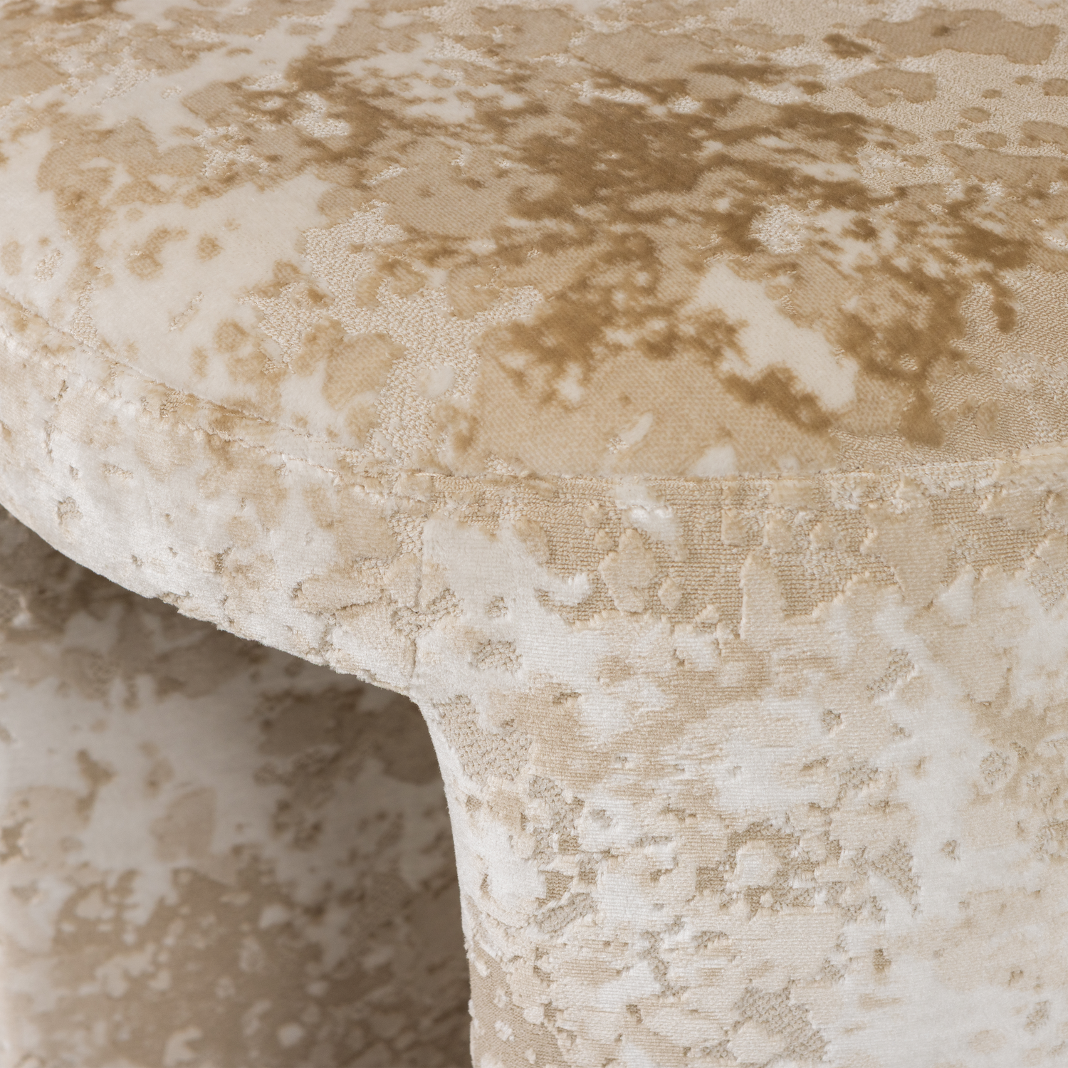 Woood Charlie Gestoffeerde Kruk Structuur Stof Beige [Fsc]-Kwaliteitwonen.nl