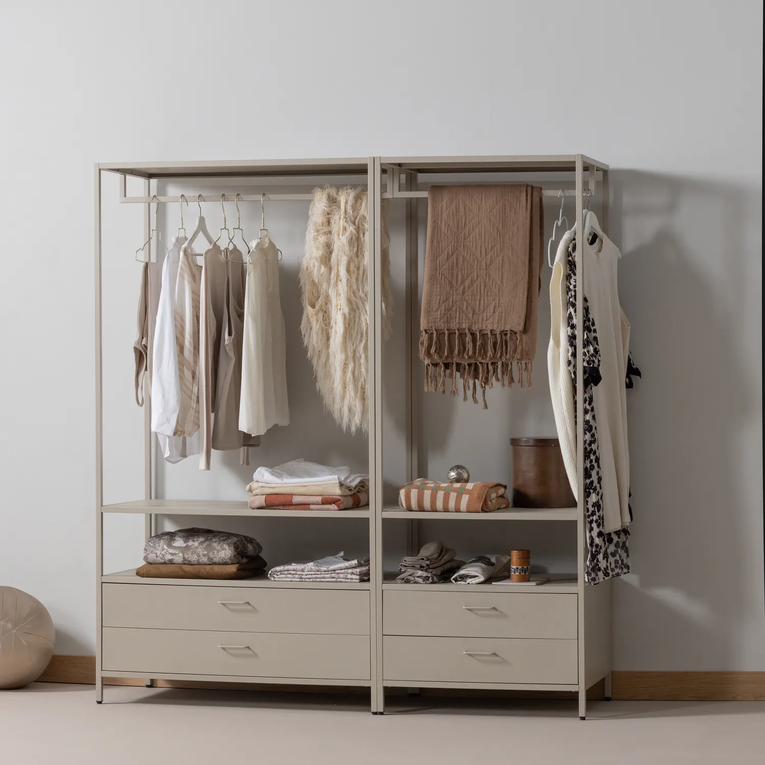 Woood Ferris Open Kledingkast 70cm Metaal Zand - KwaliteitWonen.nl