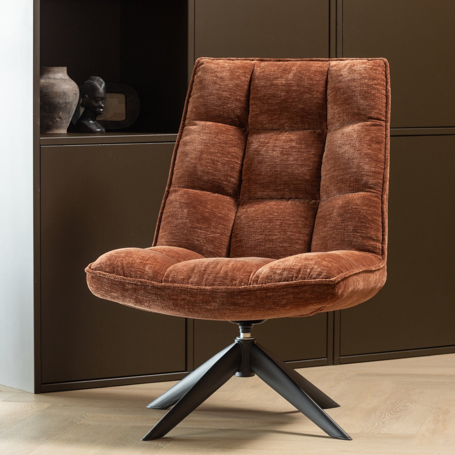 Woood Jouke Draaifauteuil Chenille Structuur Roestbruin [Fsc] - KwaliteitWonen.nl