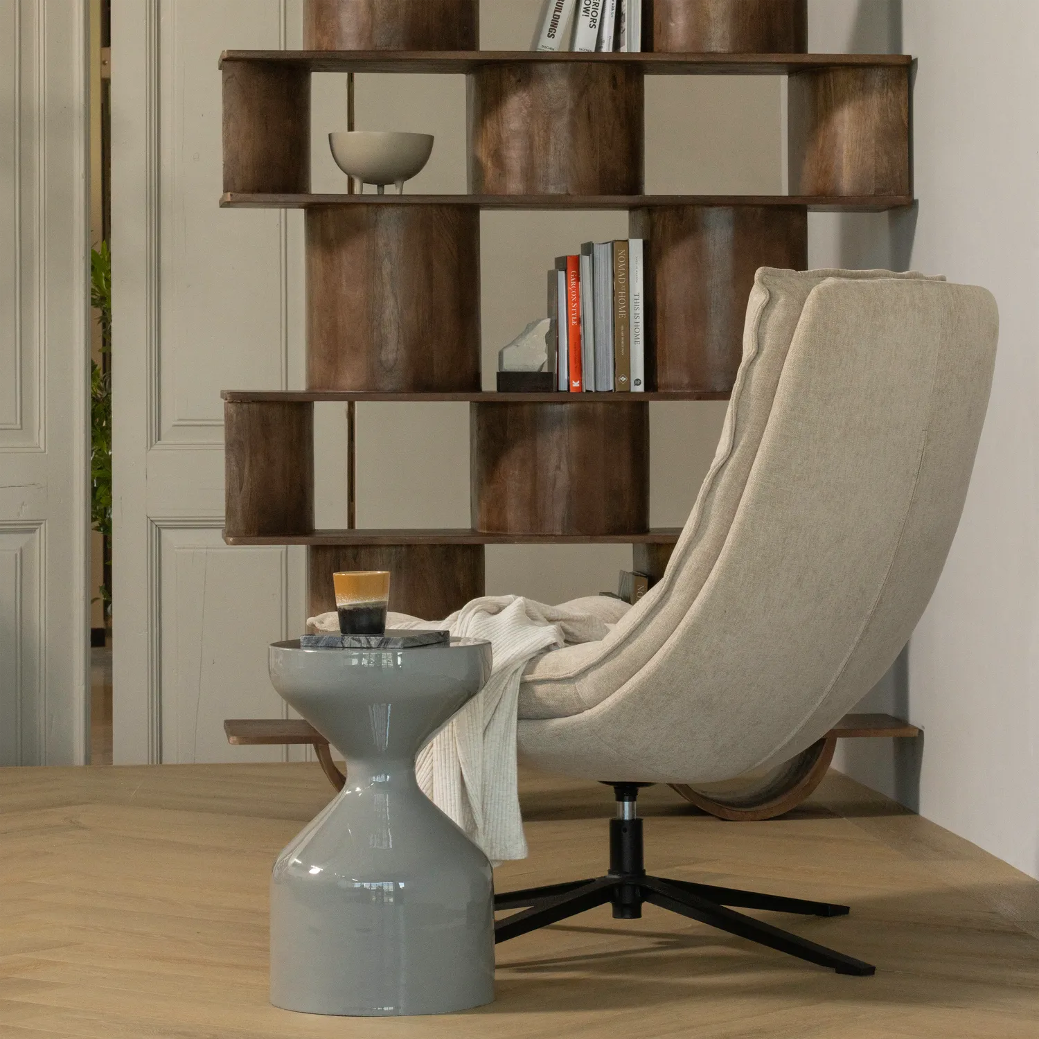 Woood Kube Draaifauteuil Met Hocker Naturel - KwaliteitWonen.nl