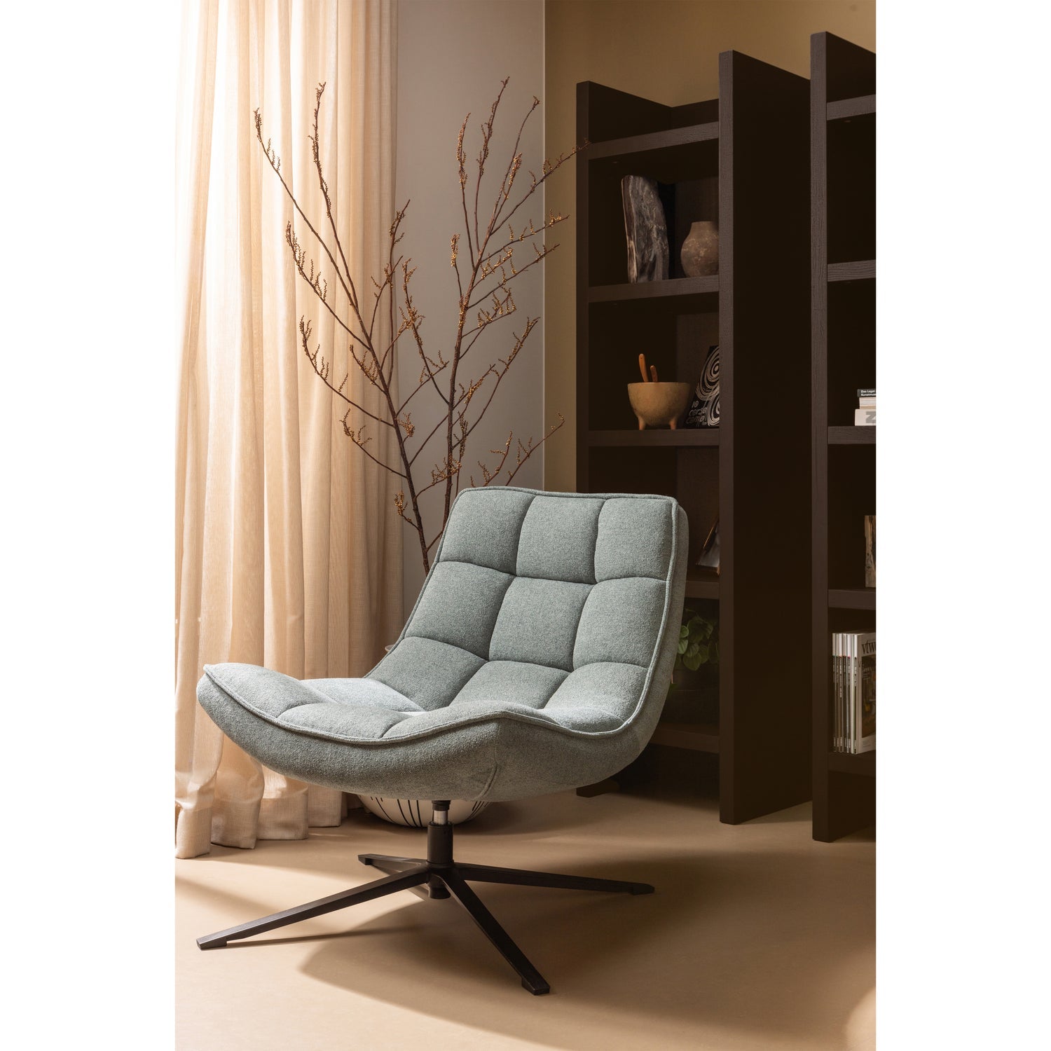 Woood Maudi Draaifauteuil Blauw - KwaliteitWonen.nl