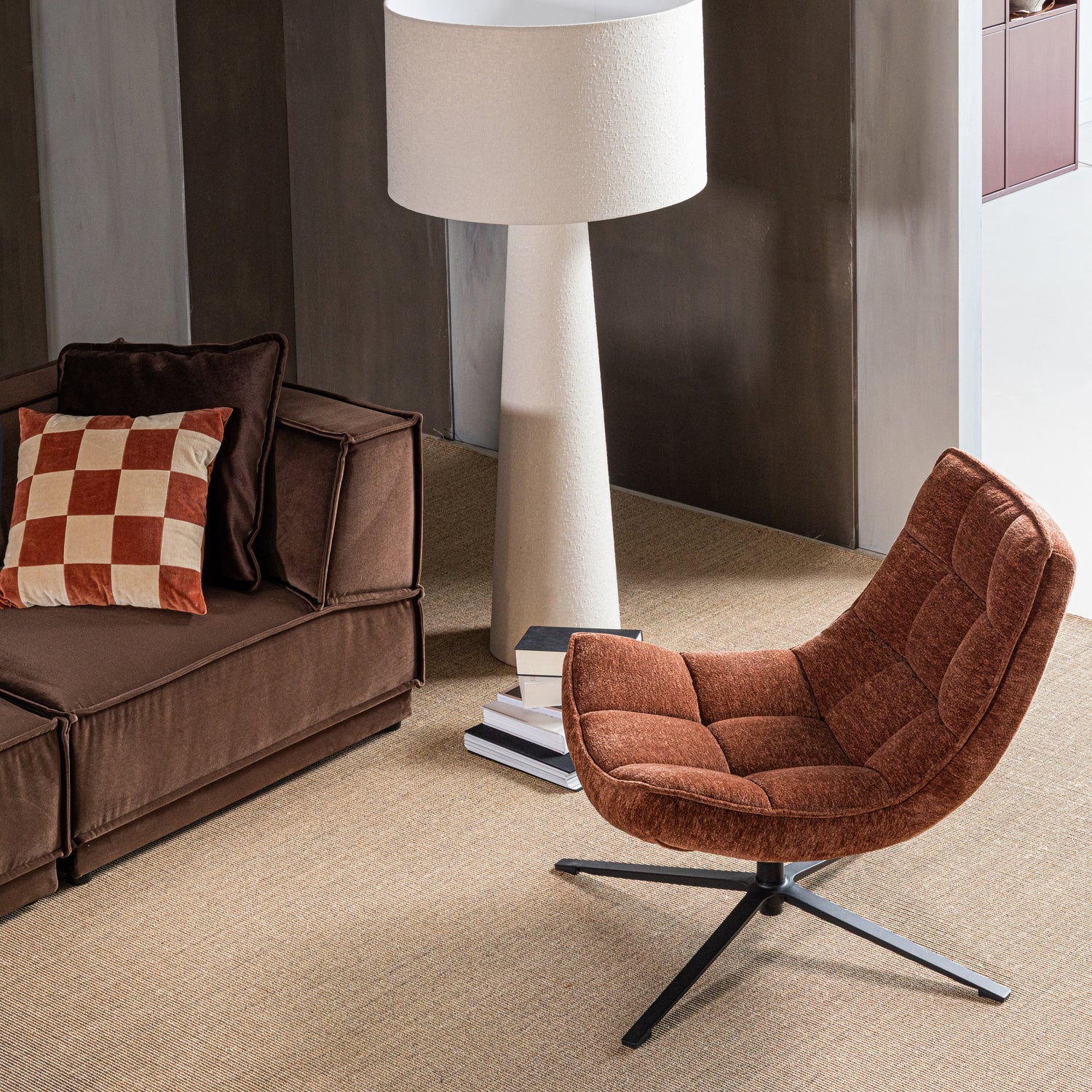 Woood Maudi Draaifauteuil Chenille Structuur Bruin - KwaliteitWonen.nl