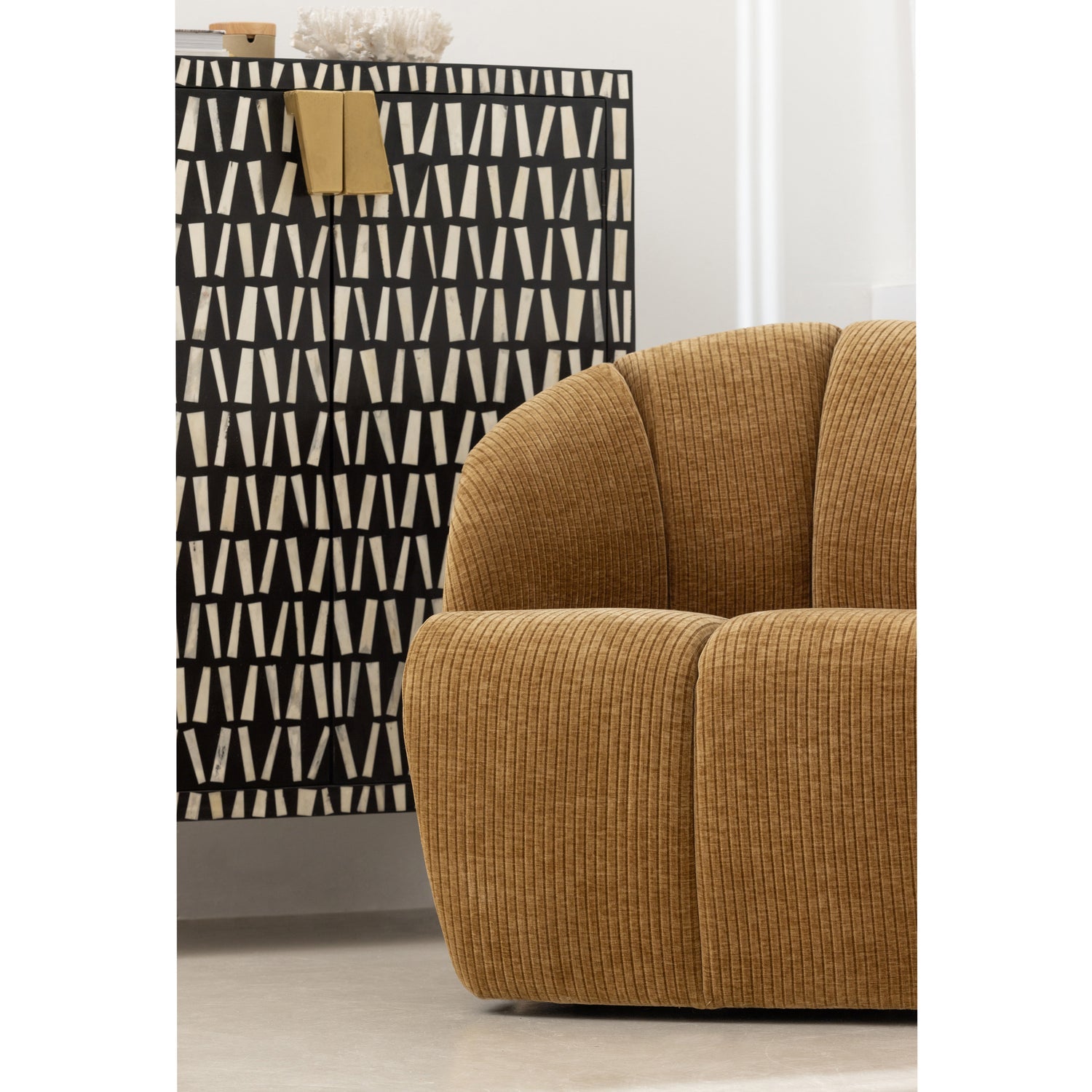 Woood Mojo Draaifauteuil Ribstof Honinggeel - KwaliteitWonen.nl