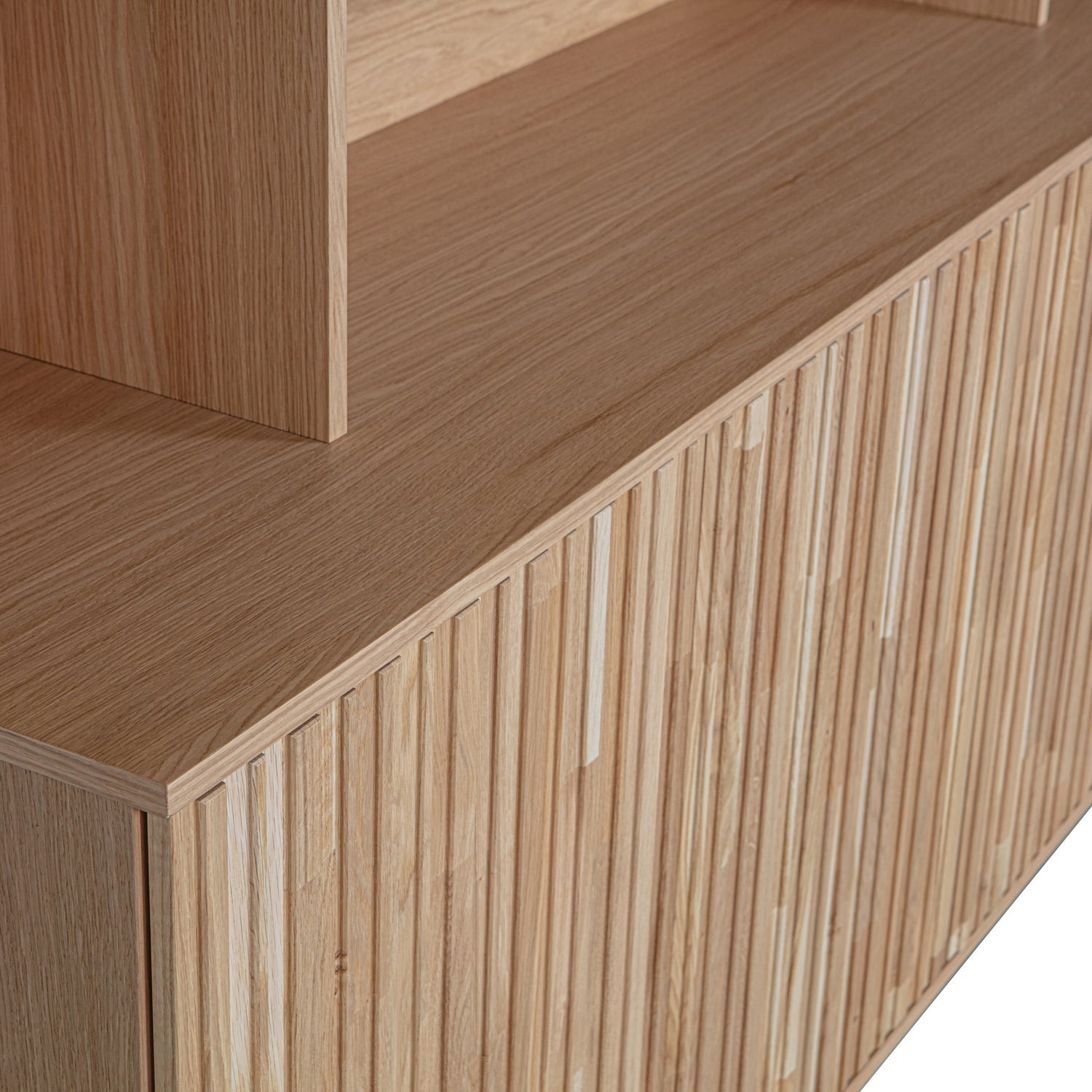 Woood New Gravure Wandkast Eiken Blanke Lak [Fsc] - KwaliteitWonen.nl