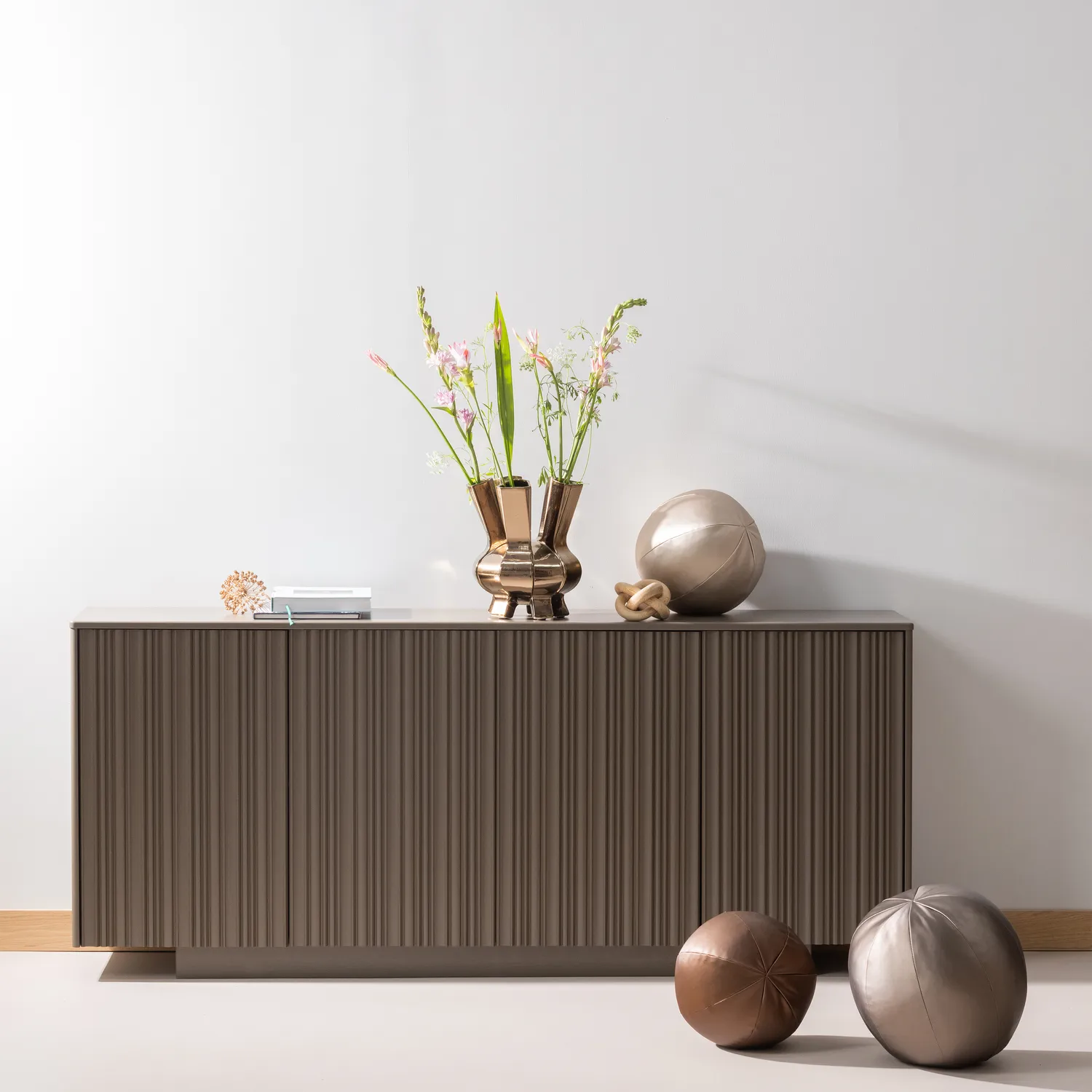 Woood Nova Dressoir 200 Cm Grenen Truffel Bruin [Fsc] - KwaliteitWonen.nl