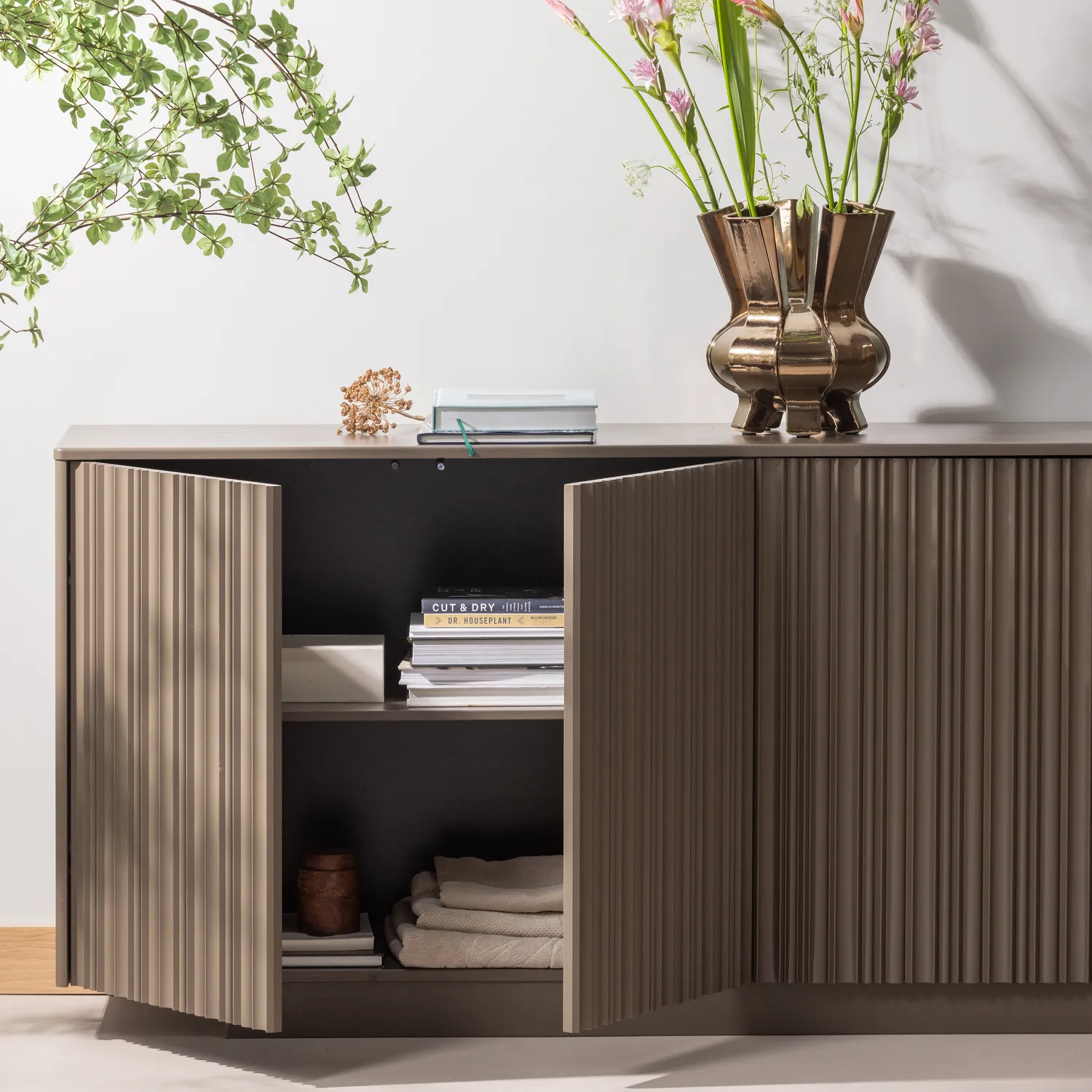 Woood Nova Dressoir 200 Cm Grenen Truffel Bruin [Fsc] - KwaliteitWonen.nl
