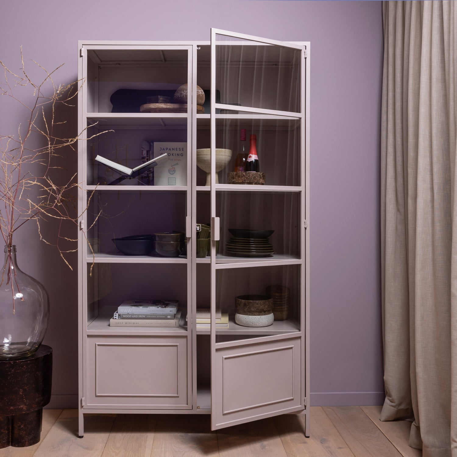 Woood Ronja Vitrinekast XL Metaal Soft Pink - KwaliteitWonen.nl