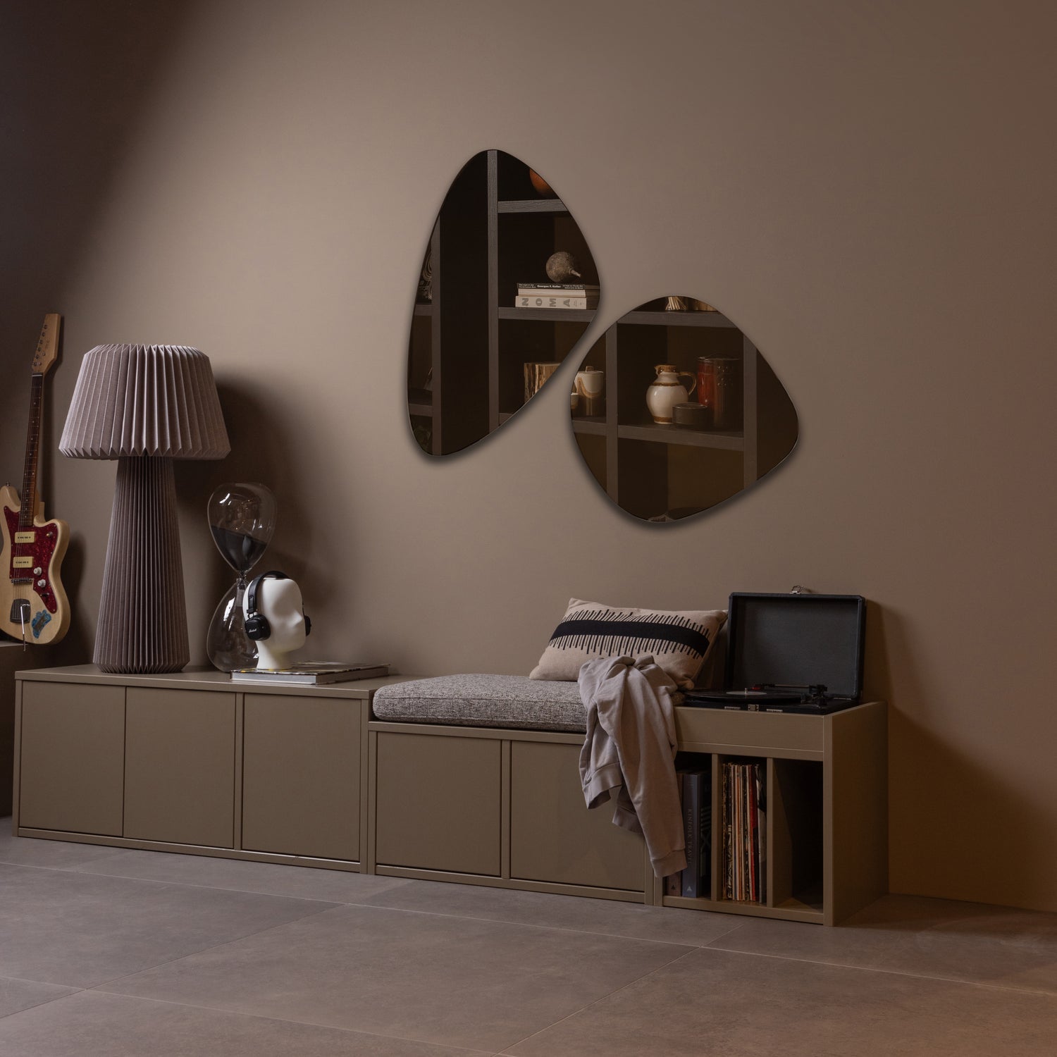 Woood Turner Platenkast Grenen Mud [Fsc] - KwaliteitWonen.nl