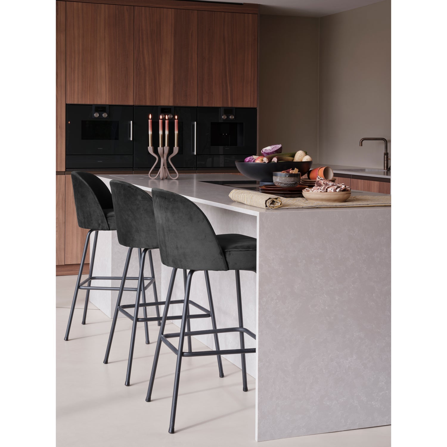 Woood Vogue Barstoel 80 Cm Velvet Zwart - KwaliteitWonen.nl