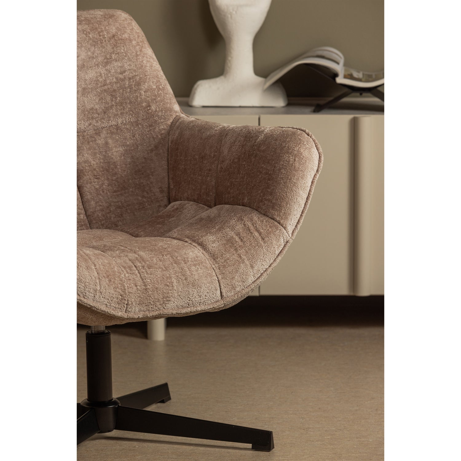 Woood Wibo Draaifauteuil Taupe - KwaliteitWonen.nl